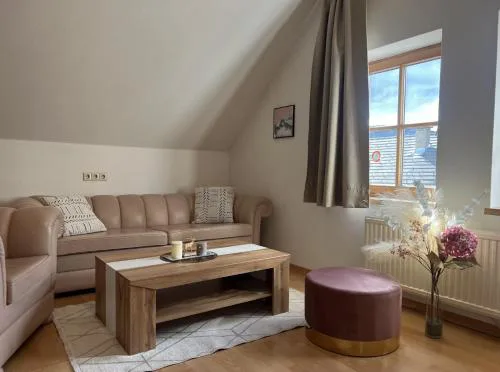 HILLSIDE HOME in the heart of Tamsweg, perfect retreat for a cozy stay in the Valley