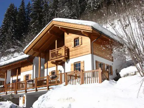 Chalet in Königsleiten near Ski Bus, Pool