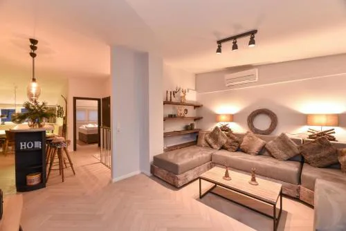 Penthouse Mountain and Lake View, terrace, AirCondition, incl Summer Card