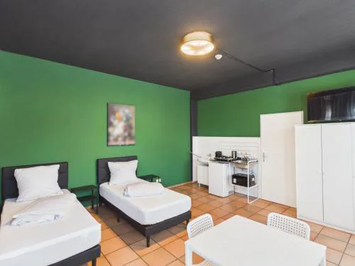 CrownLiving Babylon Studios