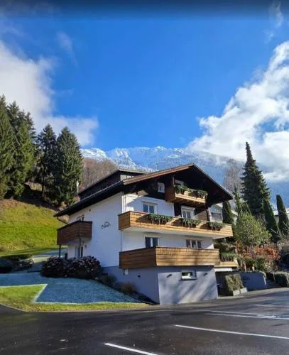Haus Tisch