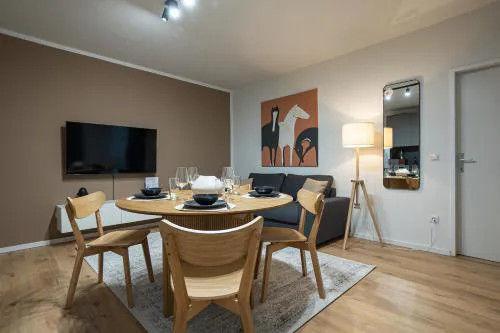 1BR apartment with a Queen-size bed and Terrace - Contactless 24h Check-In