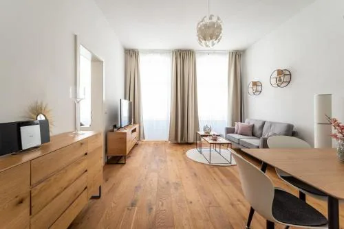 1BR Oasis with Easy City Access by HM