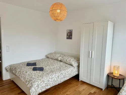 2 Bedroom Apartment with Free Parking