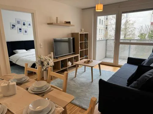2BR, balcony, central, danube, U6 & S-Bahn - BRN 22