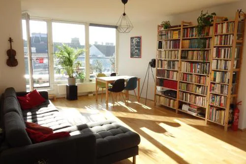 75m2 Penthouse & 50m2 private Roofterrace - Great Location!