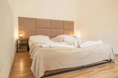 Affordable 1BR Apt Near Schönbrunn & Westbahnhof Great for Long Stays