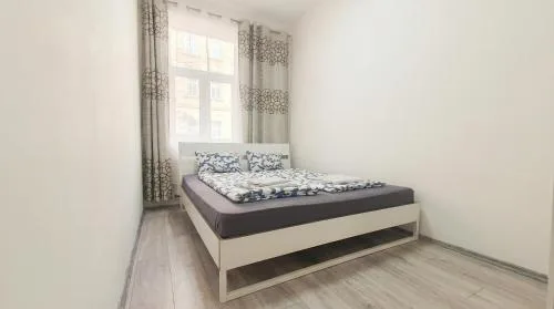 Affordable 5-BR Shared Apartment Enkplatz U3 Getaway