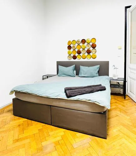 Affordable Apartment, 4 Minutes from Stadthalle and U6 Metro