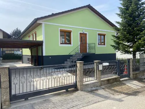 AJO Family House with free parking - Self-Check-in