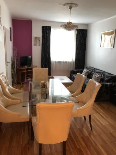 Apartment Domino