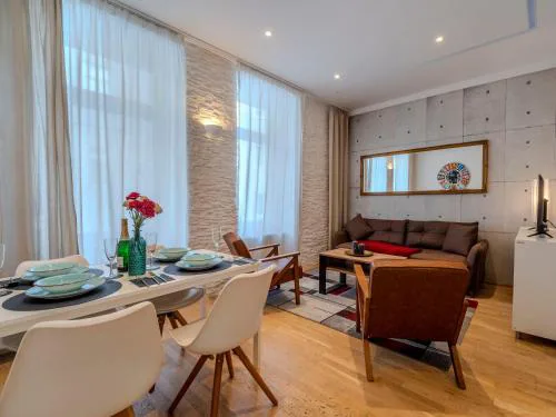 Bright Apartment Mariahilf