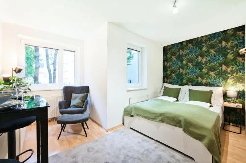 Bright City Apartment Free Parking & 2 Min to Subway