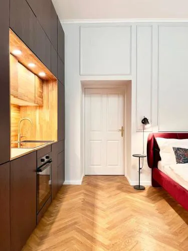Central apartment with balcony next Augarten Park