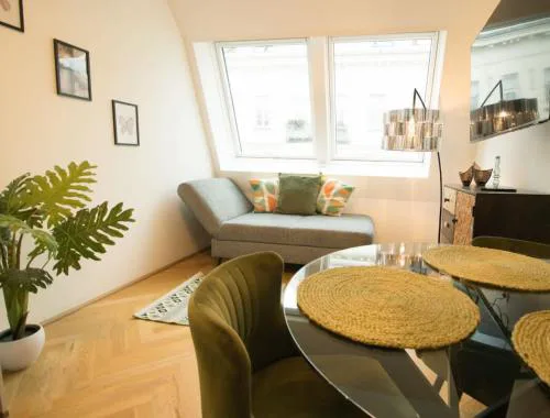 Central & Modern in Trendy Area l HG22