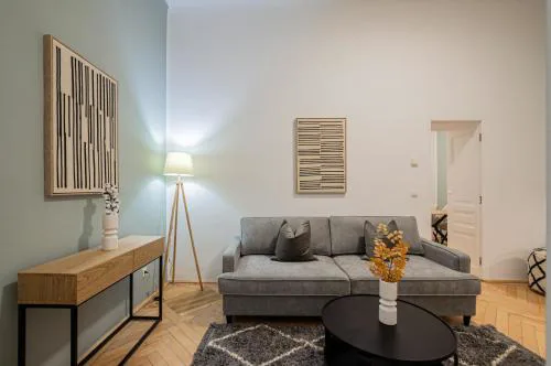 Charming APT perfect for 4-6 tram, self-checkin