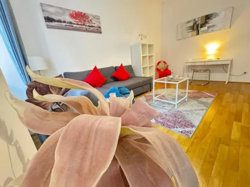 Charming Flat & Balcony near Central Station l BG5