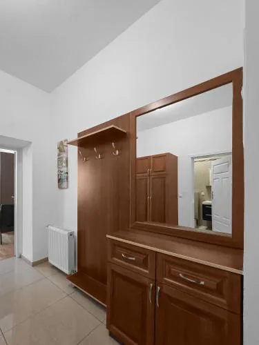 Charming One-Bedroom Apartment Near Millennium
