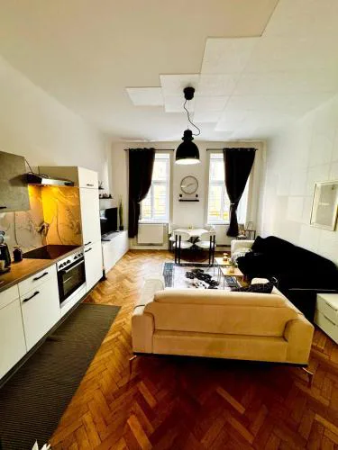 Charming Stay - Close to Vienna Attractions MZ17b