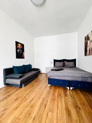 Chic Studio Retreat Near Augarten Park