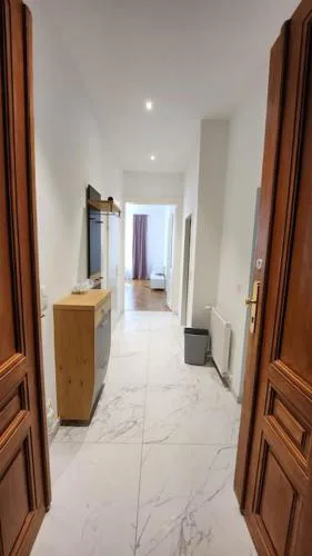 City Apartment (1km to the 1st District)