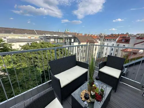 Contemporary Apartment with Stunning Views 20