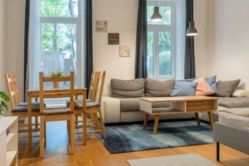 Cozy Apartment, 2 Private terraces, 8 min to city center