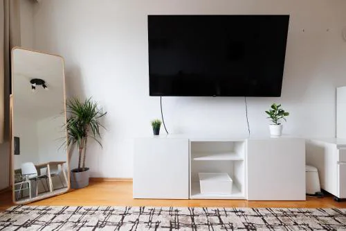 Cozy Apartment near Center