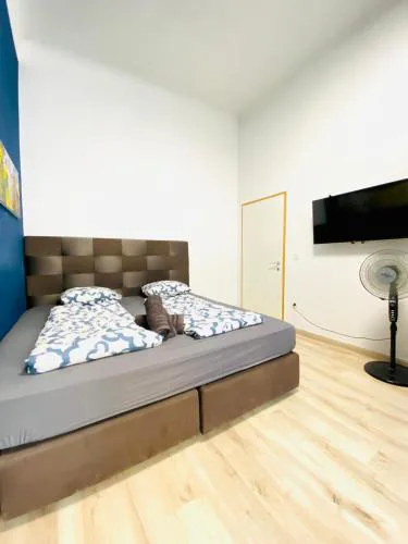 Elegant 1-Bedroom Apartment Near Danube River