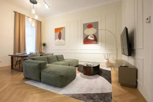 Elegant 2BR Apt near Parliament, Self 24h Check-in