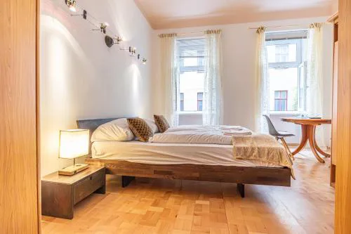 Elegant 2BR City Retreat Prime Central Location