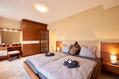 Experience Vintage Austrian Exclusive Apartment in the Heart of Vienna w Free Parking