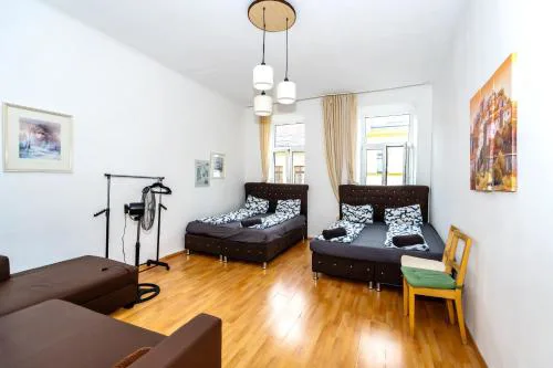 Family Rooms - 7 Minutes to Schönbrunn Palace