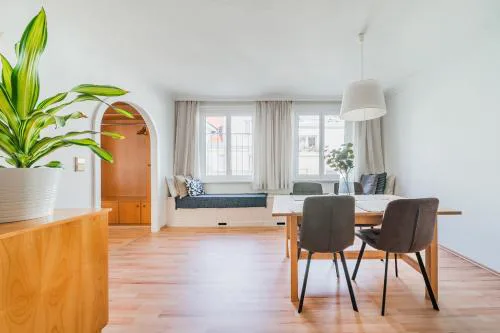 FeelHome-Karmeliterviertel-6 Gäste-WiFi-Smart TV