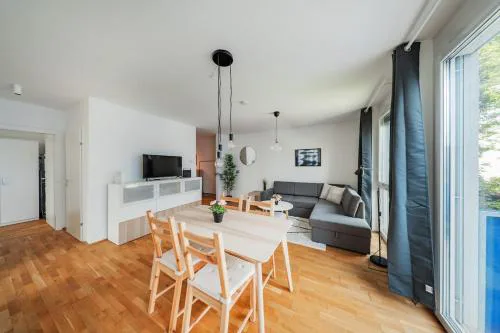 Great apartment - 2 bedrooms - with parking