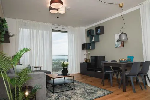 Great apartment with view and heated rooftop Pool