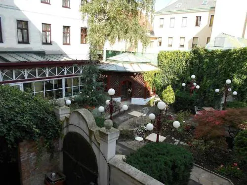 Hotel Viki