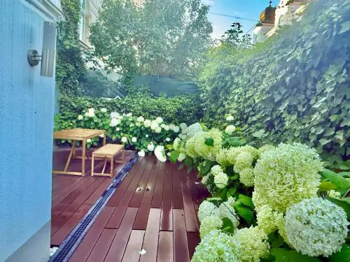 Luxury 130 m2 Apartment with Garden