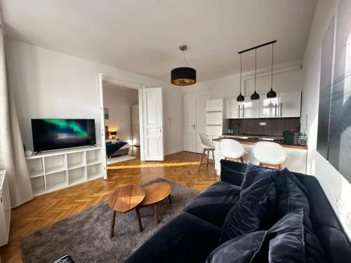Luxury 3 bedroom apartment near Schönbrunn Palace
