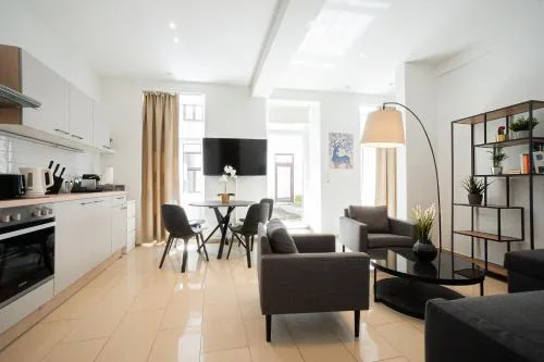 Modern and lovely apartment next to subway station