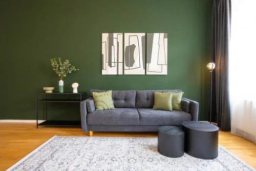 Modern apartment near Belvedere Castle