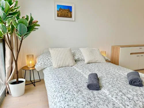 Modern Stylish Luxury Apartment with Parking