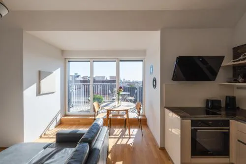 Modernes Dachgeschoss-Apartment mit Balkon in Wien - Nähe Westbahnhof
