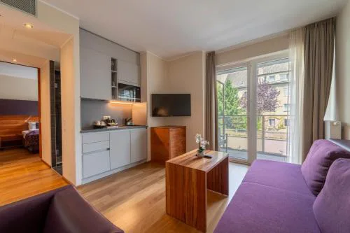 Pakat Suites