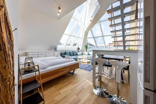 Penthouse Suites by JR City Apartments