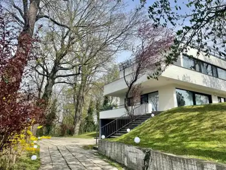 Porsche Villa mit Garten und Garage in Bestlage von Döbling in Wien