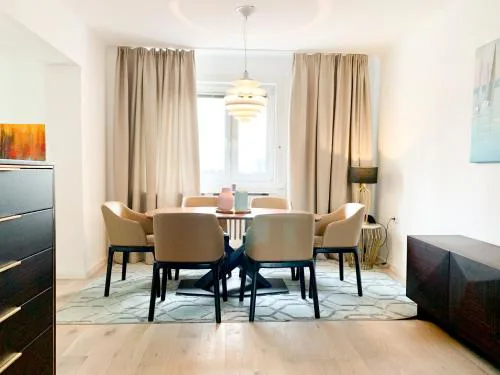 Premium suburb house - comfortable, quiet, beautiful