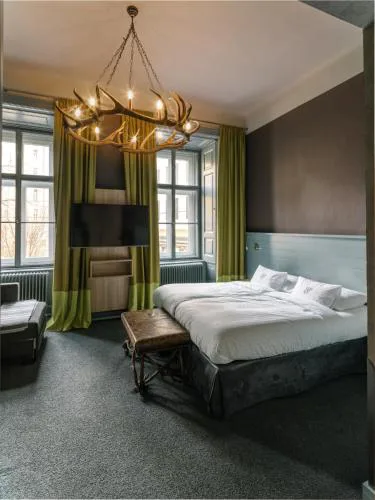 Saint SHERMIN bed breakfast & champagne