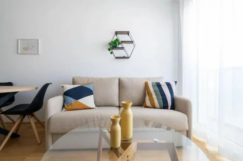 Spotless 1BR, Quick City Link by HM
