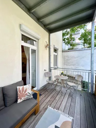 Stylish Central Apartment with Balcony